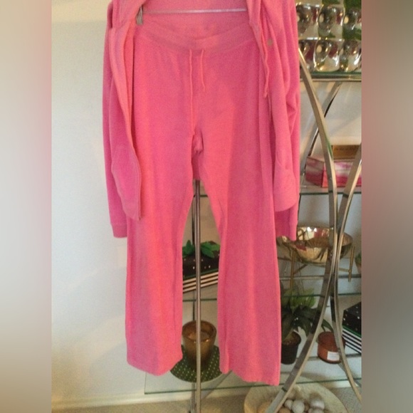 Lilly Pulitzer hoody and lounge pants in pretty pink Terry cloth. Size large. - Picture 3 of 5